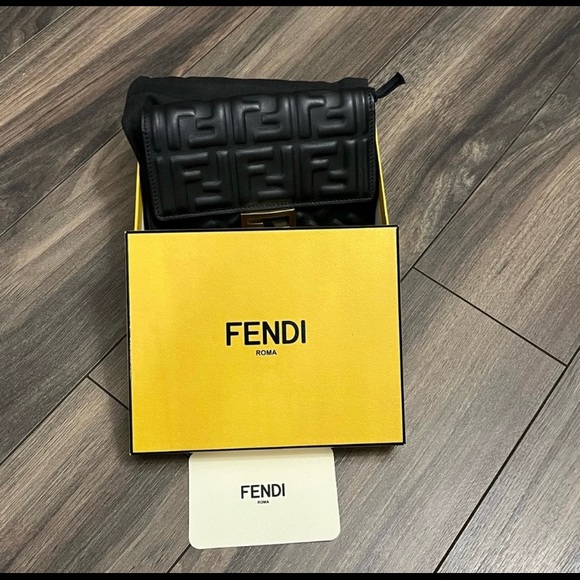 Fendi monogram wallet - Picture 7 of 10